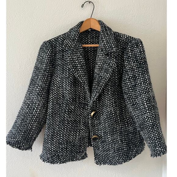 Women's CAbi Black White Tweed 2 Large Button Frayed Blazer Jacket Size Large - Picture 1 of 8